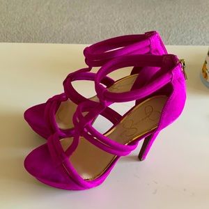 Jessica Simpson size 6